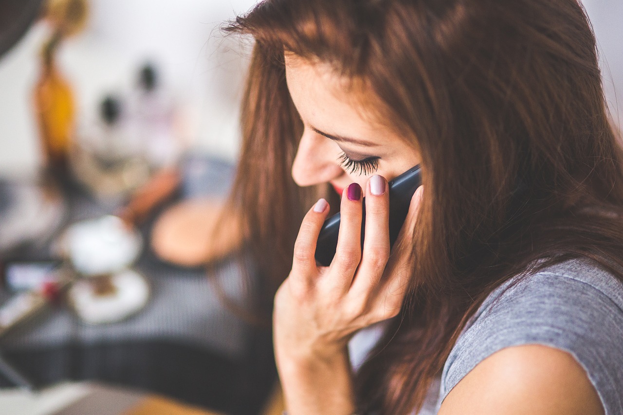 woman-phone